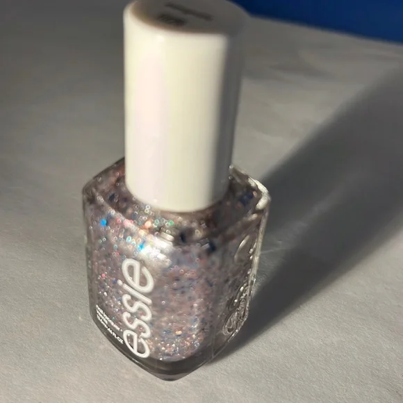 essie Nail Polish, Glossy Shine Finish, Congrats, 0.46 fl. oz - Picture 1 of 1
